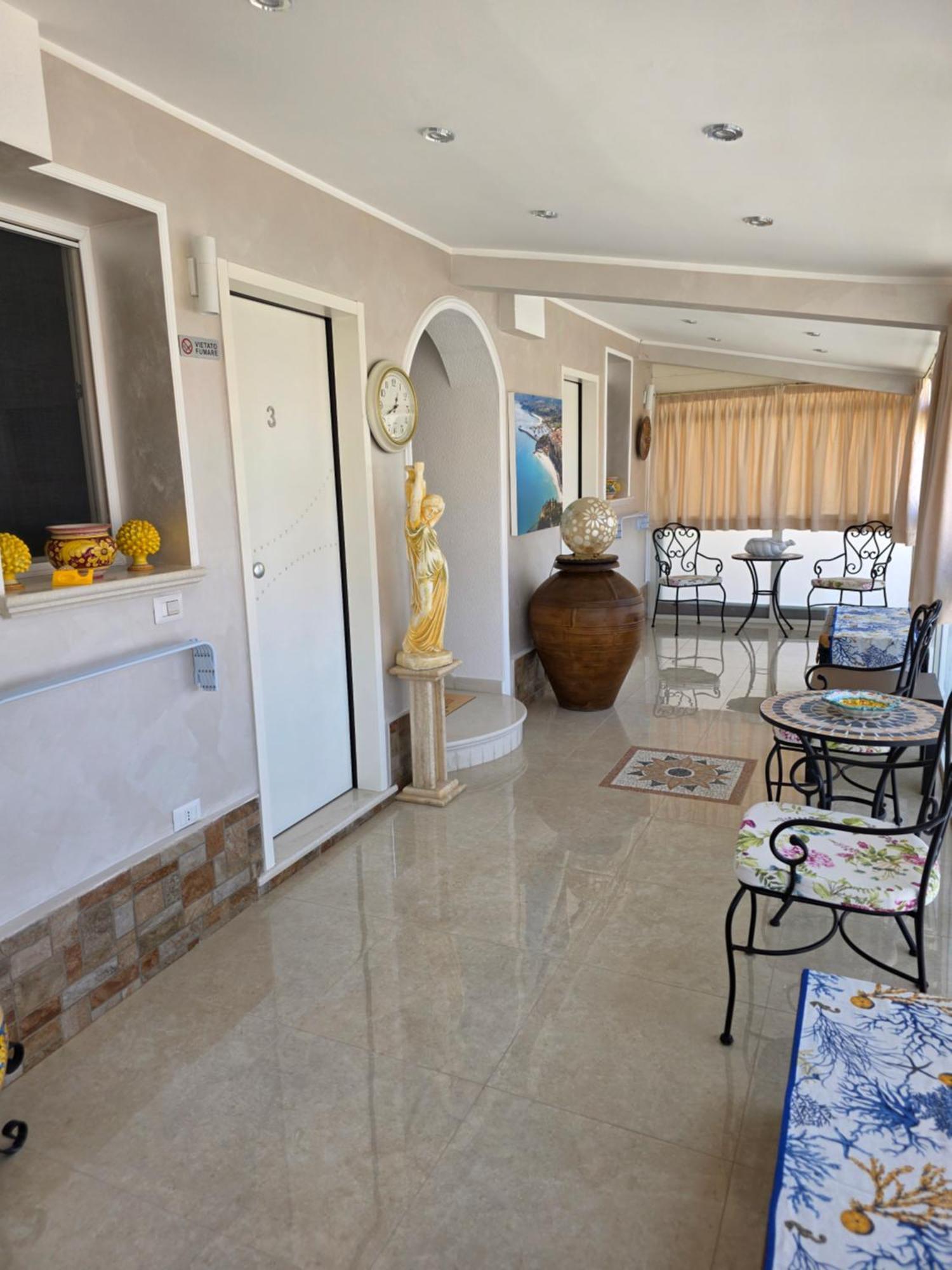 La Perla Del Tirreno Bed & Breakfast Tropea Exterior photo