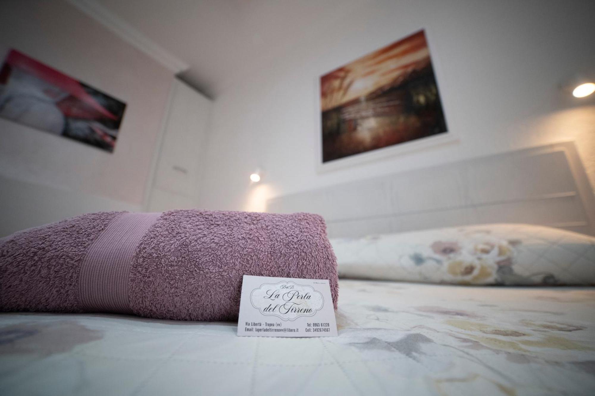 La Perla Del Tirreno Bed & Breakfast Tropea Room photo