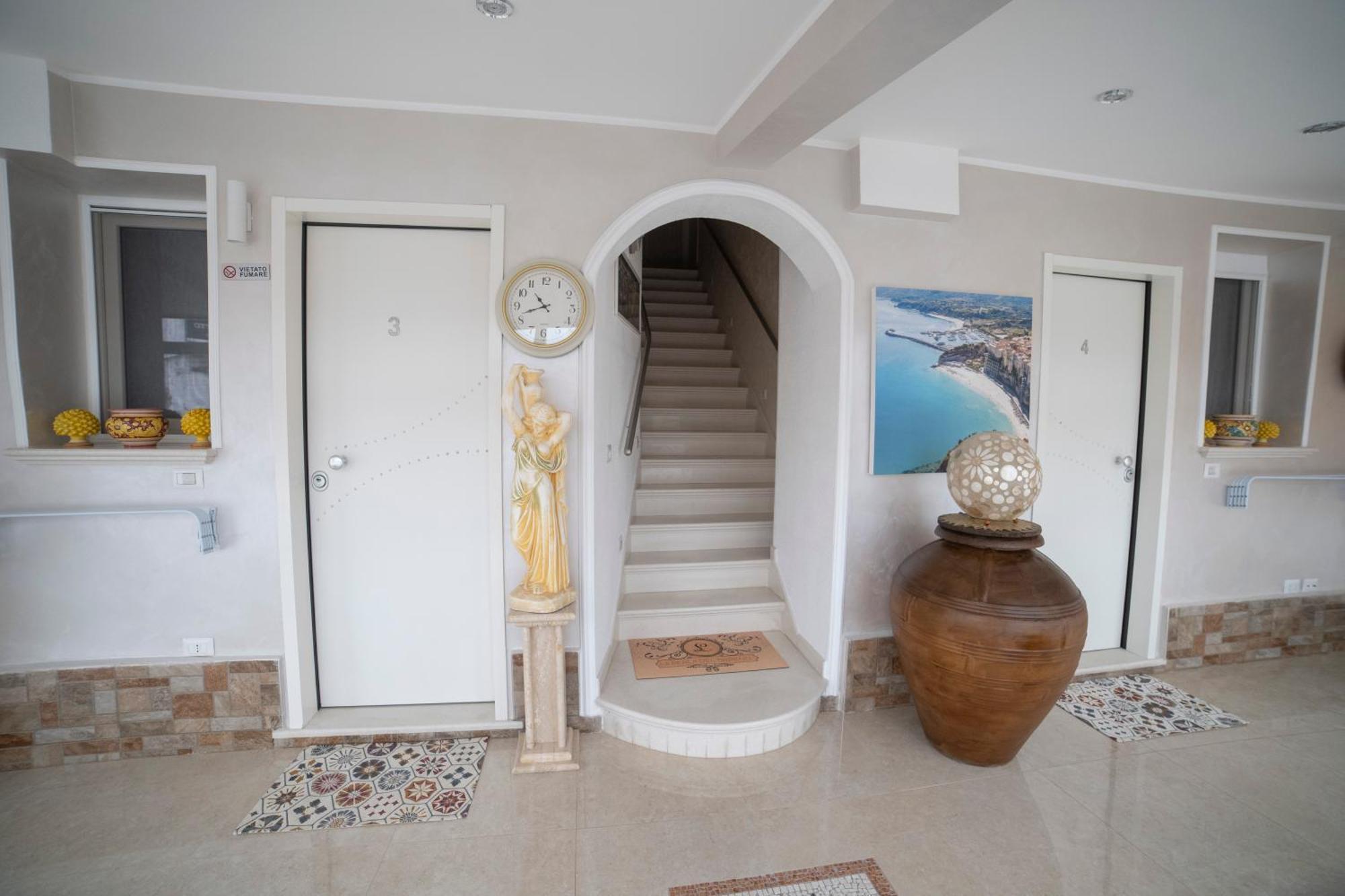 La Perla Del Tirreno Bed & Breakfast Tropea Exterior photo