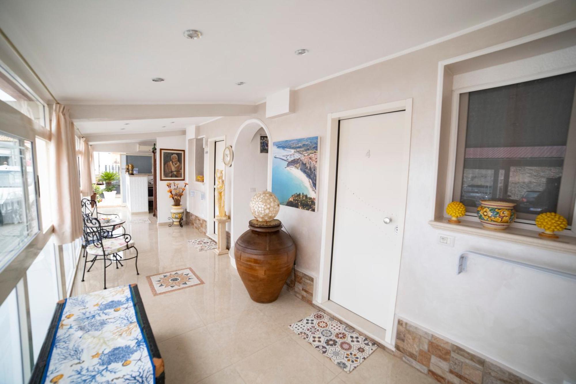 La Perla Del Tirreno Bed & Breakfast Tropea Exterior photo