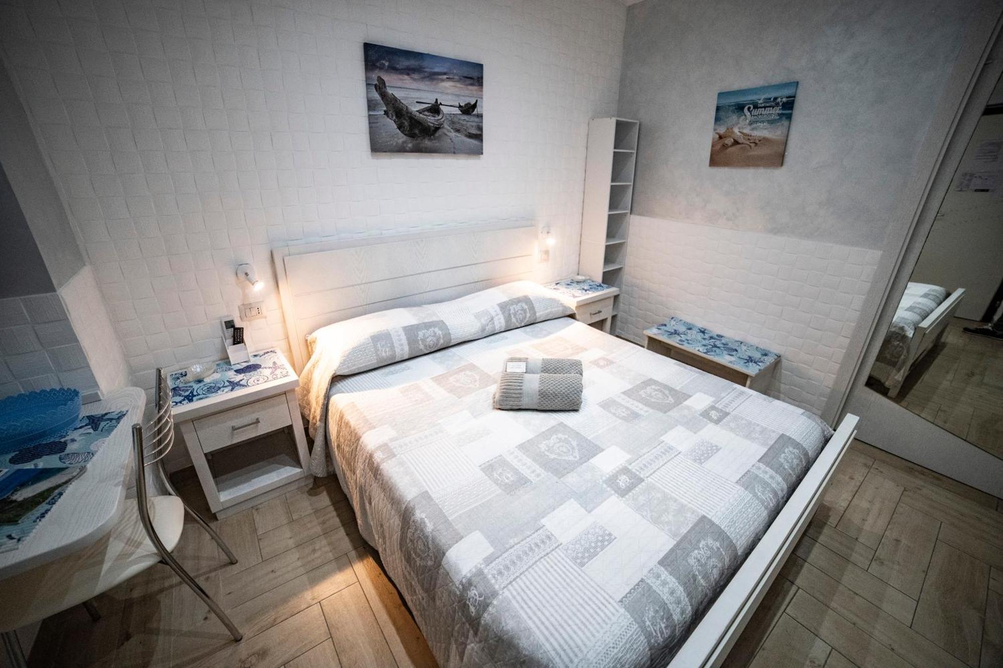 La Perla Del Tirreno Bed & Breakfast Tropea Room photo