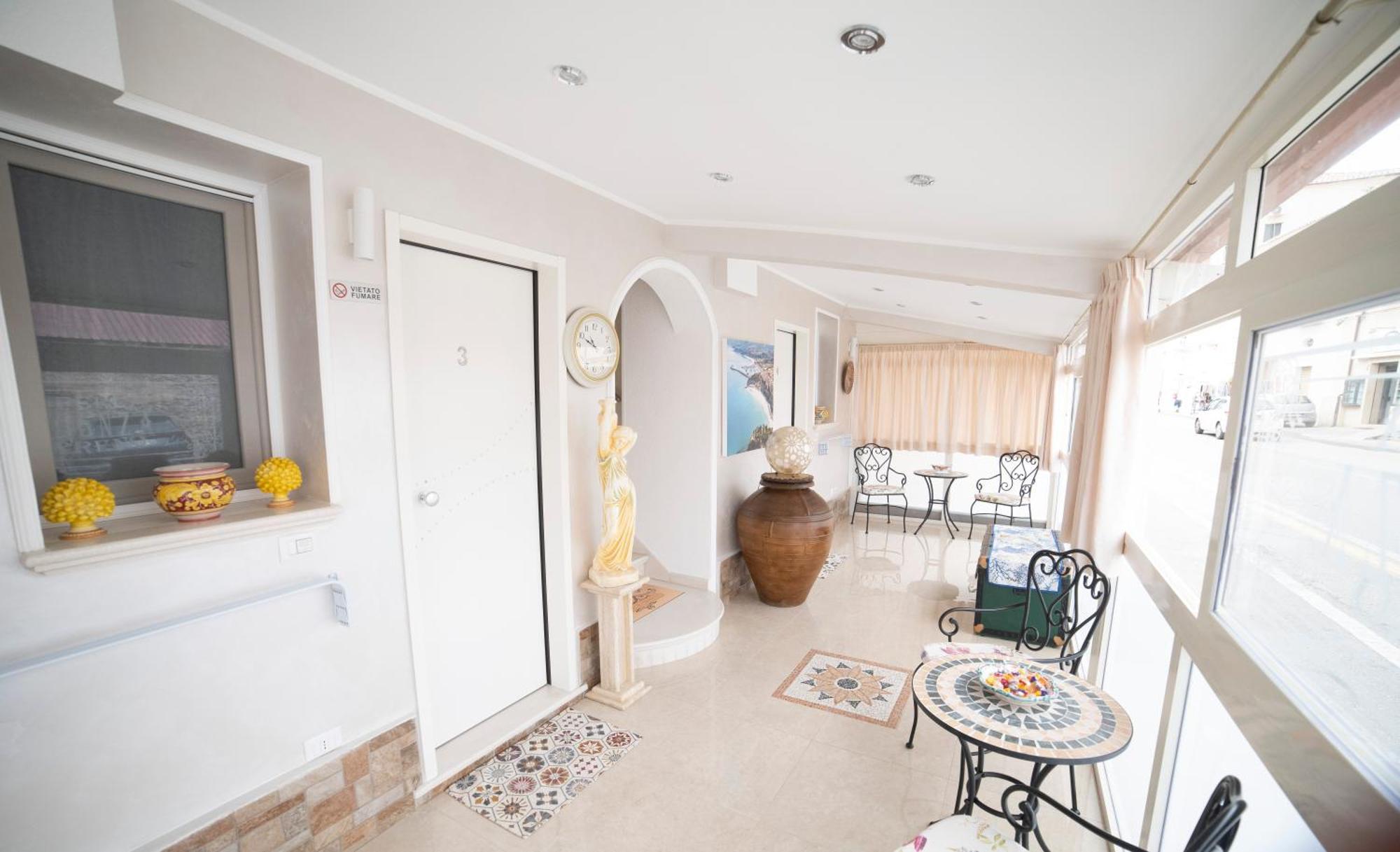 La Perla Del Tirreno Bed & Breakfast Tropea Exterior photo